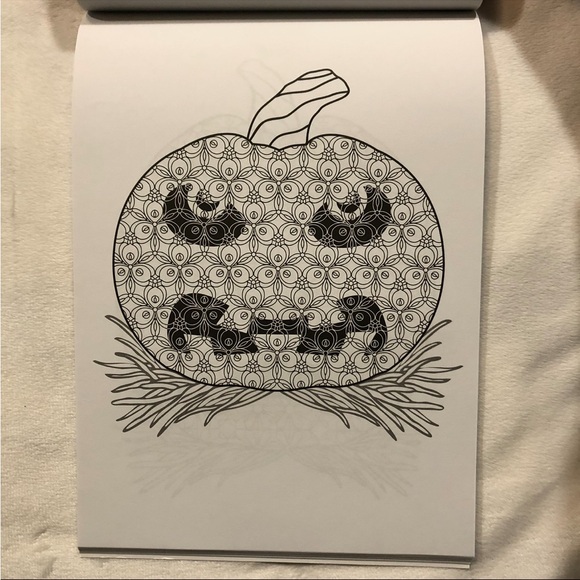 Set of 2 ~ Mandalas ~ Colouring Books ~ New! - Picture 5 of 10